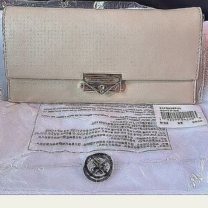 Michael Kors Wallet Soft light Pink NEW in pkg from manufacturer NWT